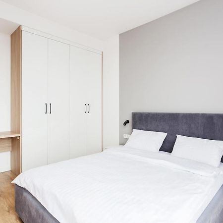 S6 By Platinum Residence Warszawa Exteriör bild
